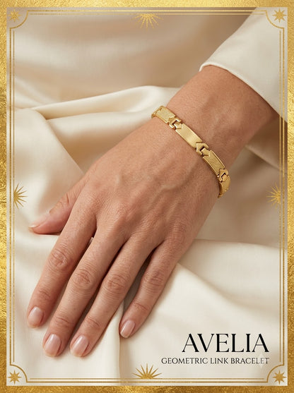 Avelia Geometric Bracelet